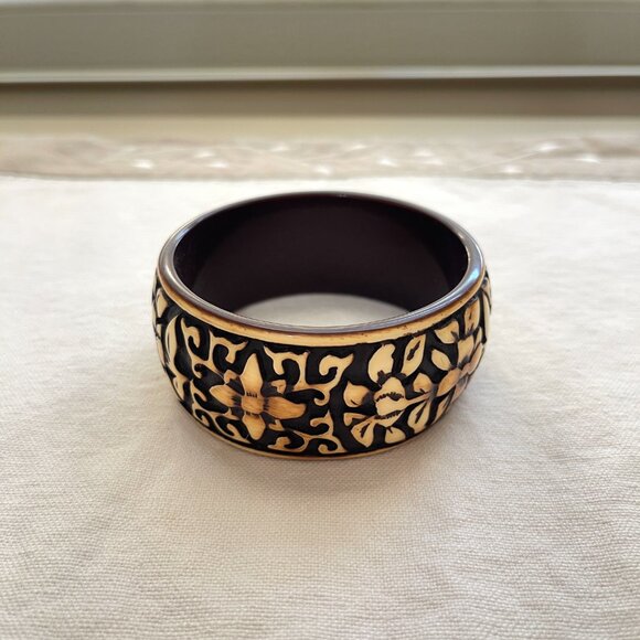New Bangle Bracelet Carved Brown Beige Wide Unique - Picture 5 of 6